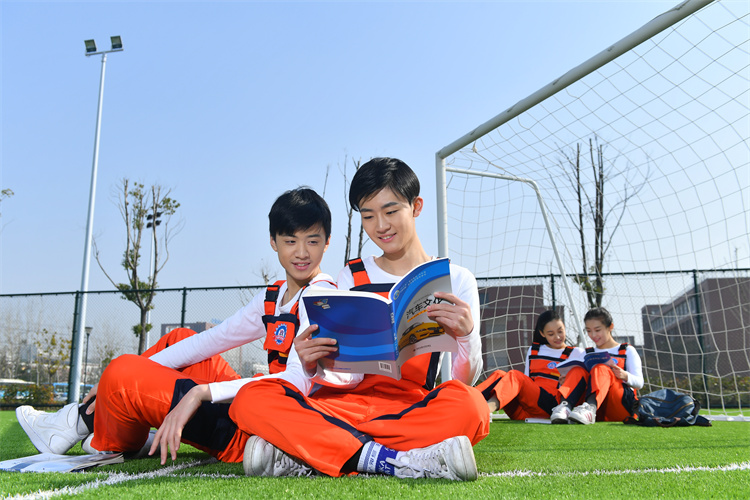 【選擇西安萬通】如果你的孩子在升學(xué)的岔路口，請早做決斷！