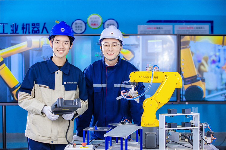 開年換工作？就要換工資高的！西安電工PLC技術(shù)去哪里學(xué)？