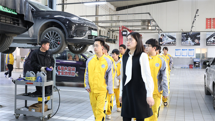 走進(jìn)零跑汽車，解鎖職業(yè)新視野——西安萬通汽車學(xué)校學(xué)子開展企業(yè)研學(xué)活動