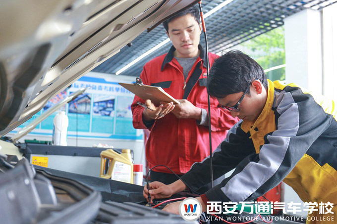 西安萬通學(xué)子接受'企業(yè)技術(shù)總監(jiān)階段達(dá)標(biāo)考核'