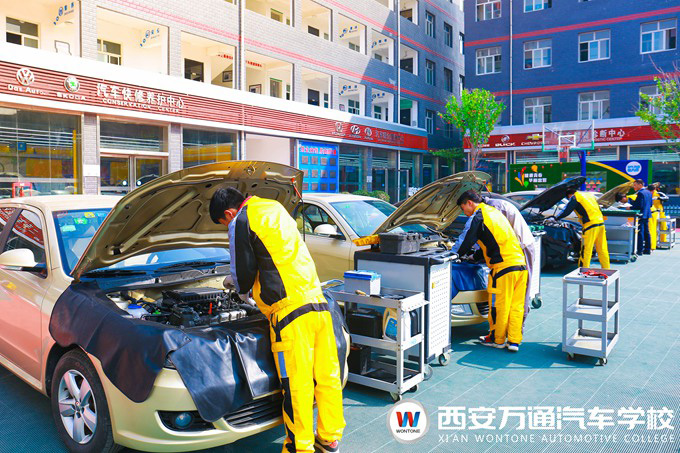 西安萬通汽車學(xué)校技能大賽選拔現(xiàn)場(chǎng)