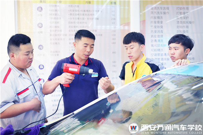 汽車(chē)后服務(wù)市場(chǎng)潛力巨大，在西安萬(wàn)通學(xué)美容創(chuàng)業(yè)必行！