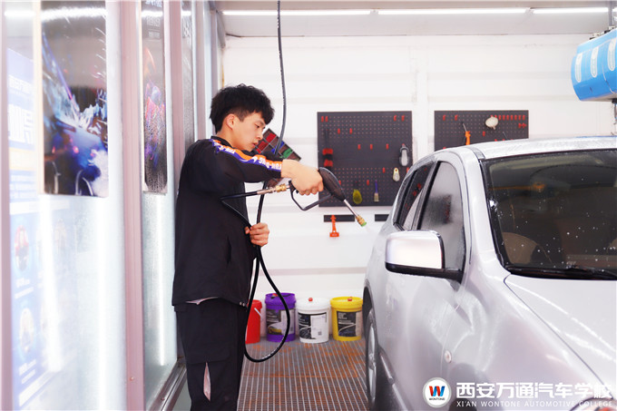企業(yè)階段達標考核，西安萬通學子從容應對