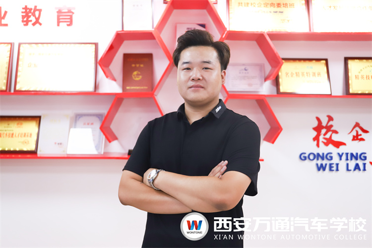 萬通優(yōu)秀畢業(yè)學(xué)子吳科良：越努力，越幸運(yùn)！