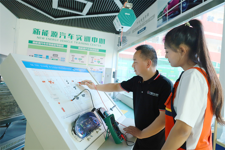 工信部預計：到2025年新能源汽修人才缺口率或達80%！